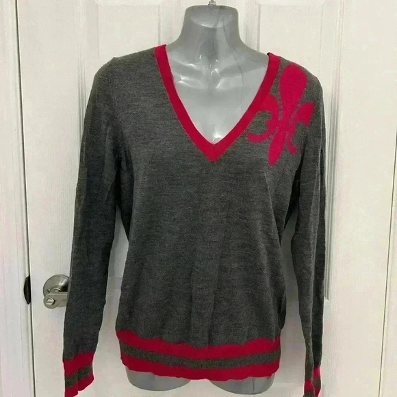 Grey and Pink Club Monaco Sweater with Fleur de lis, Sz M - Picture 1 of 5